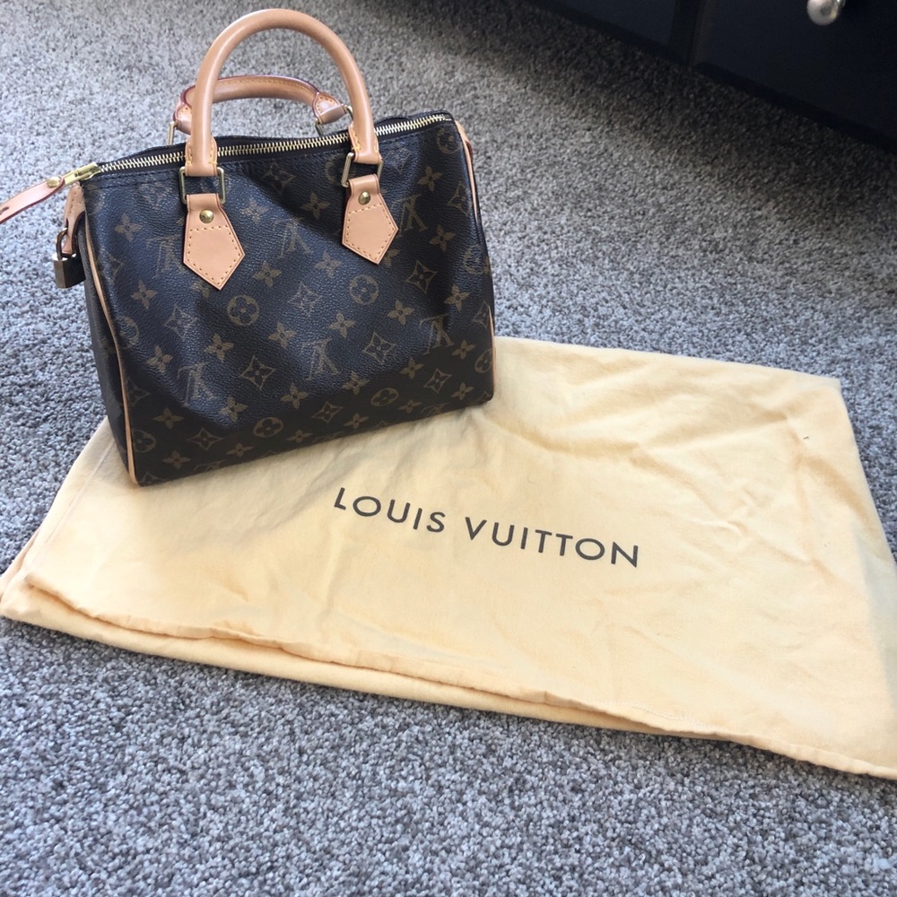 Authentic Louis Vuitton Speedy 25 Monogram